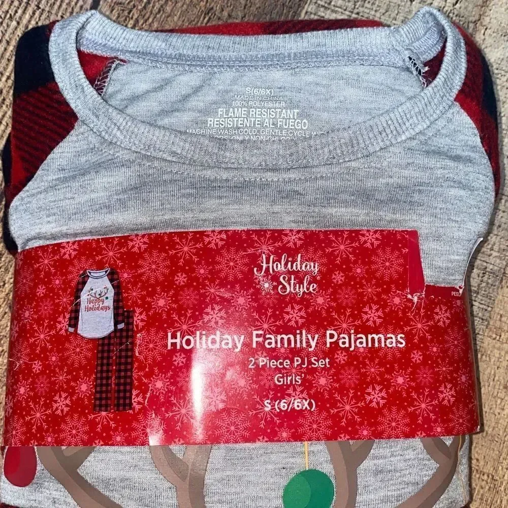 Holiday Style Girls 6/6X “Happy Holidays